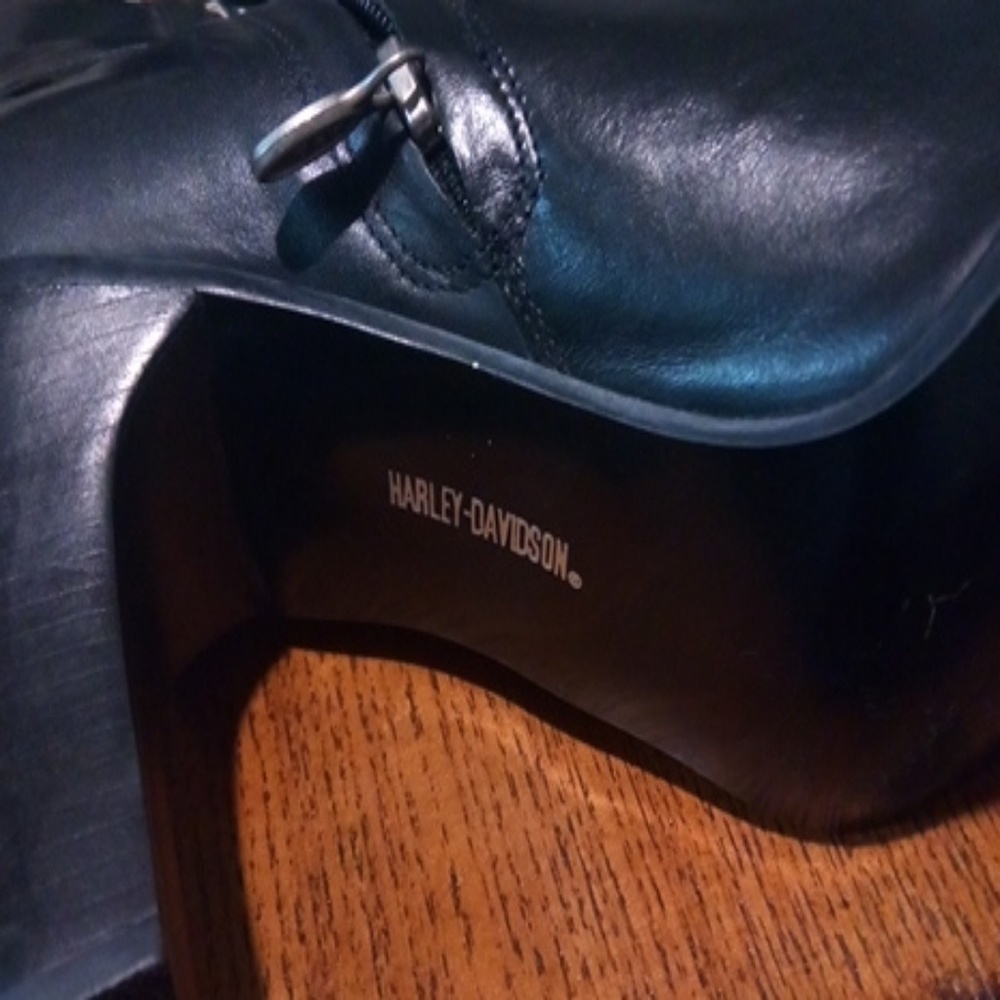 Boots - Picture 2 of 4